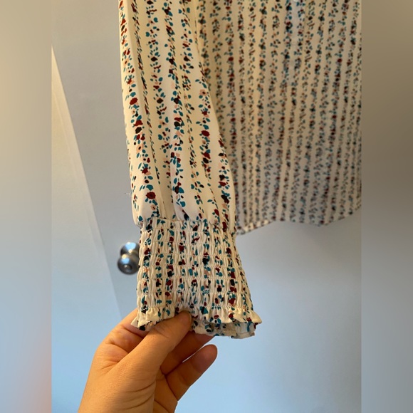 LOFT silky flowy blouse size small petite in very good condition - Picture 5 of 7